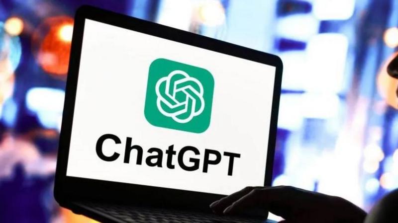 نسخة جديدة من برنامج الذكاء الاصطناعي لحل المعادلات الرياضية والتفاعل مع مشاعر البشر